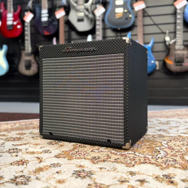 Ampeg Rocket Bass 108 / Combo basse 08''